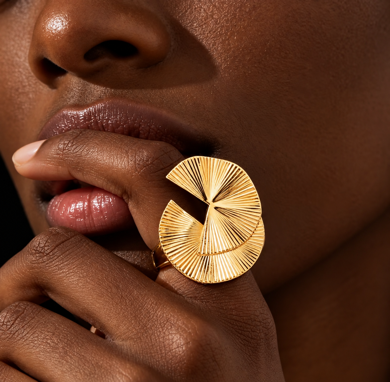 Sculptural gold ring